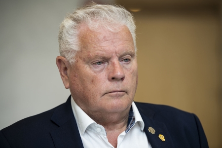 Svindlere utgir seg for å være politi eller bank