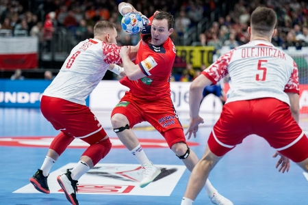 Sander Sagosen i EM-kampen i håndball mot Polen.