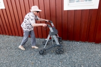 Politiet opplever ukentlig at demente forsvinner fra institusjoner og vil ha økt GPS-sporing av demente.