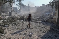 Store deler av Gazastripen er lagt i ruiner i israelske angrep det siste året. Over 41.500 mennesker er drept, og 90 prosent av innbyggerne er drevet på flukt.