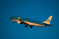 Mange passasjerer som fløy til Nederland fra norske flyplasser, var trolig på vei til destinasjoner utenfor Europa, ifølge Finns oversikt.