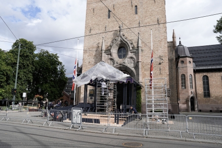 Nå rigges det til kongelig gravferd i Oslo - se hvem som kommer