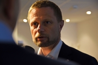 Regjeringen vil gå inn for å starte et prøveprosjekt der inntil 400 rusbrukere kan få gratis heroin, opplyser helseminister Bent Høie (H) torsdag.