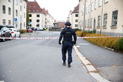 En mann stjal en ambulanse på Torshov. Her er en polititjenestemann ved Hegermanns gate.