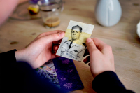 – Det er mye følelser og givende arbeid å finne for eksempel ukjente søsken og bringe familier sammen, forteller Kenneth Juel Stavik ved Frelsesarmeens ettersøkelseskontor.